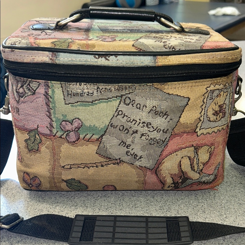 RARE Winnie the Pooh DISNEY Colorful Tapestry TRAVEL Bag VINTAGE - Picture 2 of 5